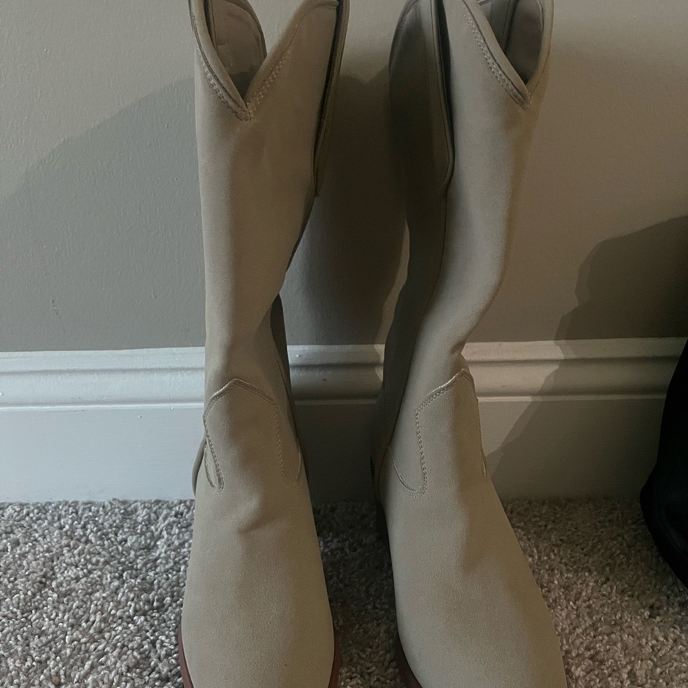 Women's Cream Cowboy Boots